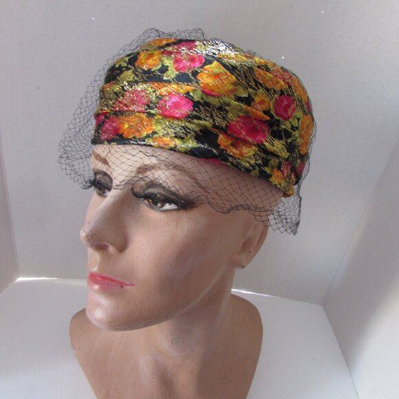 1960 Era Pill Box Hat Colorful Brocade Gold Threading - Picture 9 of 11